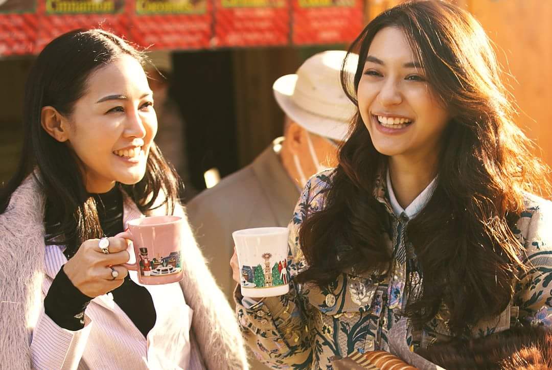 MewnitthafcO's tweet photo. Behind the scenes of @mewnittha and @voguethailand fashion editor, @pookjongkol in #Tokyo before #DisayaSS18 fashion presentation. #DISAYABUNKA 📸 @gunn_8
#DISAYASS18 #disaya #mewnitthaintokyo #mewnittha #มิวนิษฐา #mewnitthafanclub_official https://t.co/q02NCVHHZb
