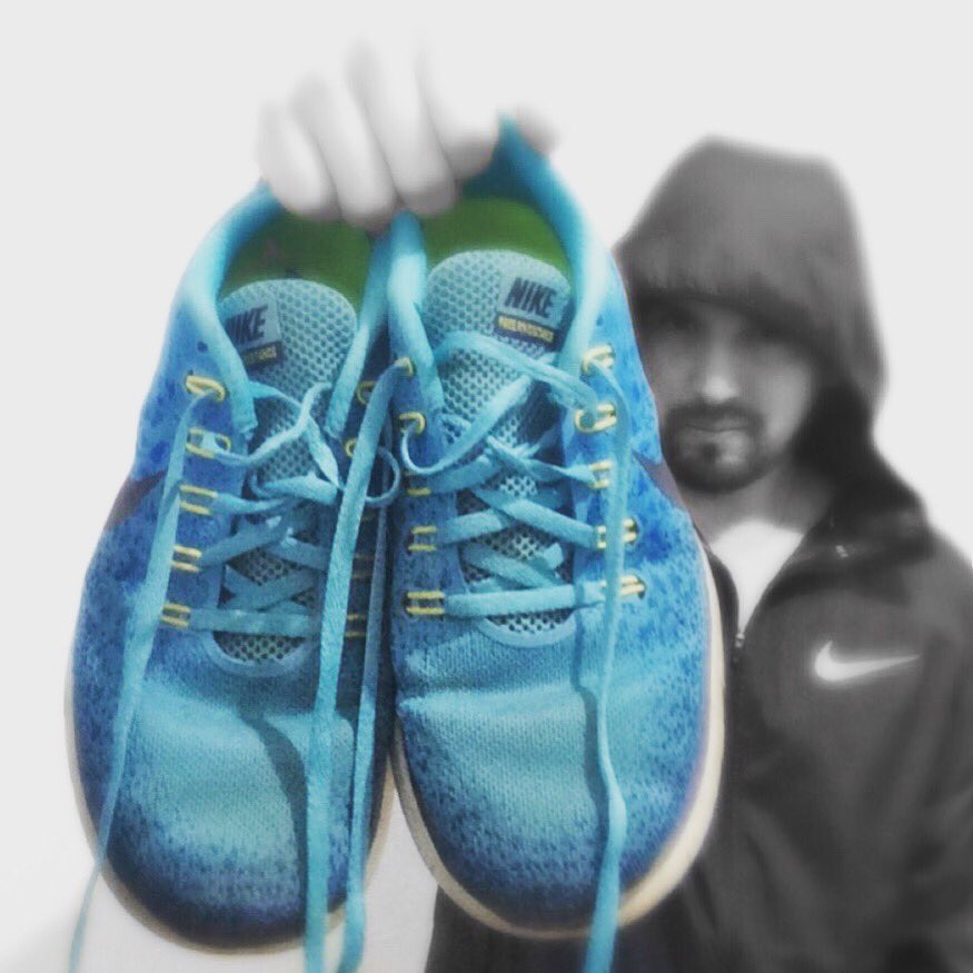 arturomeneses_'s tweet photo. Con 902.2K se jubilan estas bellezas #nikefreerun 😍 fueron mi armadura para mi primer maratón en CDMX y muchos kilómetros de aventuras. #r2run #nikerunning #nike #nikemexico #justdoit #running #fitness #runnerslife https://t.co/8WY3O9JHpF