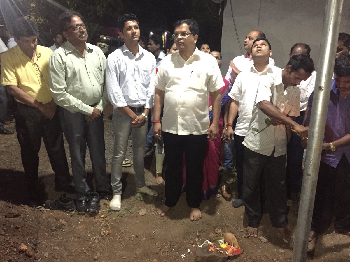 NSawaikar's tweet photo. Commissioned 80 #SolarStreet lights in VP Kavrem-Pirla under #SansadAdarshGram. 1st Village In Goa with so many No. of Solar street lights. Thank you @dpradhanbjp @ONGC_ for the support. https://t.co/6YdlJT1l7M