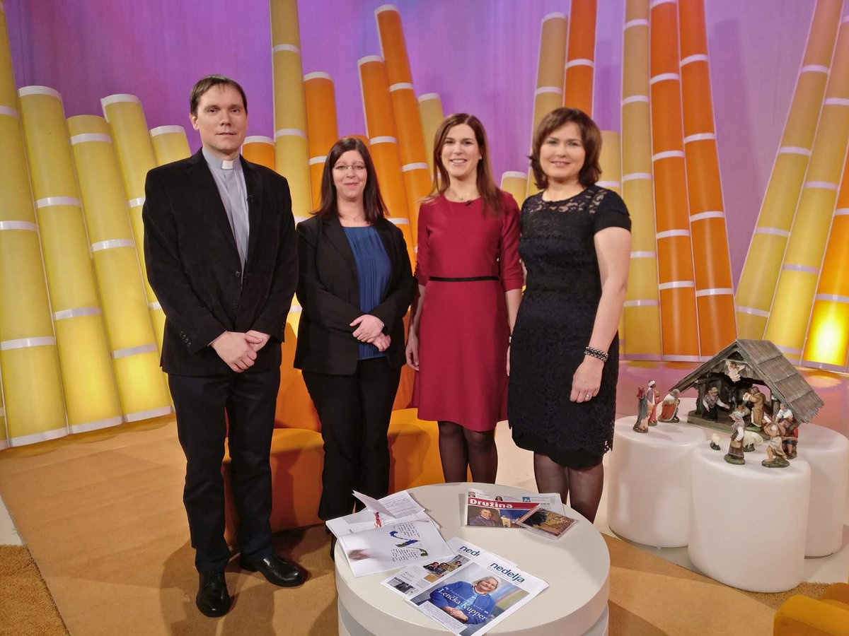 O verskih vsebinah v medijih v Obzorja duha na <a href="/RTV_Slovenija/">RTV Slovenija</a> 1 (nedelja, 11.25). Gostje: generalni tajnik in tiskovni predstavnik <a href="/katoliskacerkev/">SŠK</a> Tadej Strehovec, urednica zamejske Nedelje <a href="/MatejaRihter/">Mateja Rihter</a> in urednica #AleteiaSI <a href="/UMakovec/">Urška Leskovšek</a>. #NePrezrite