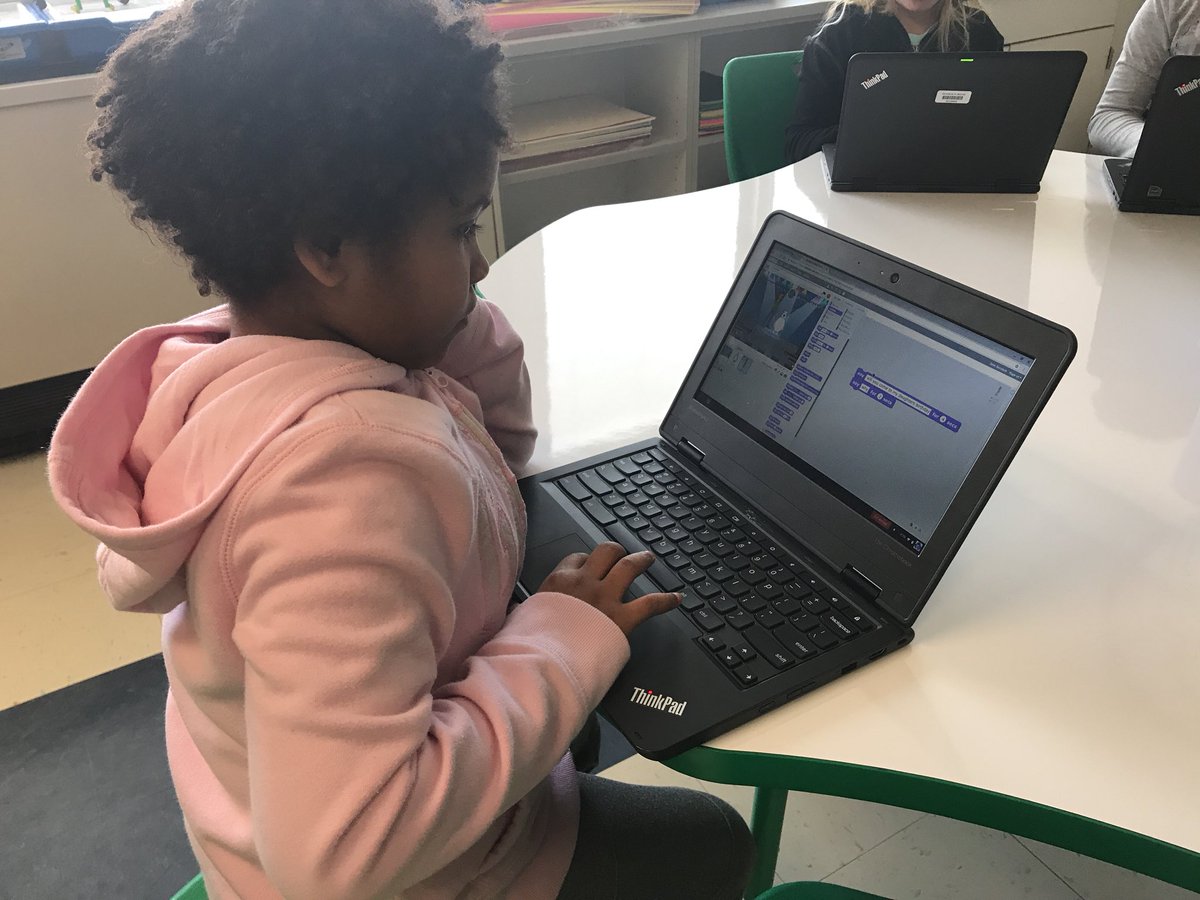 NSHACKLab's tweet photo. It’s happening again.... Mrs. #Gottko’s 3rd grade #NSHeroes are leaning into #coding and leaning together to learn. #kidsteachingkids @scratch https://t.co/YPQNDXRka8
