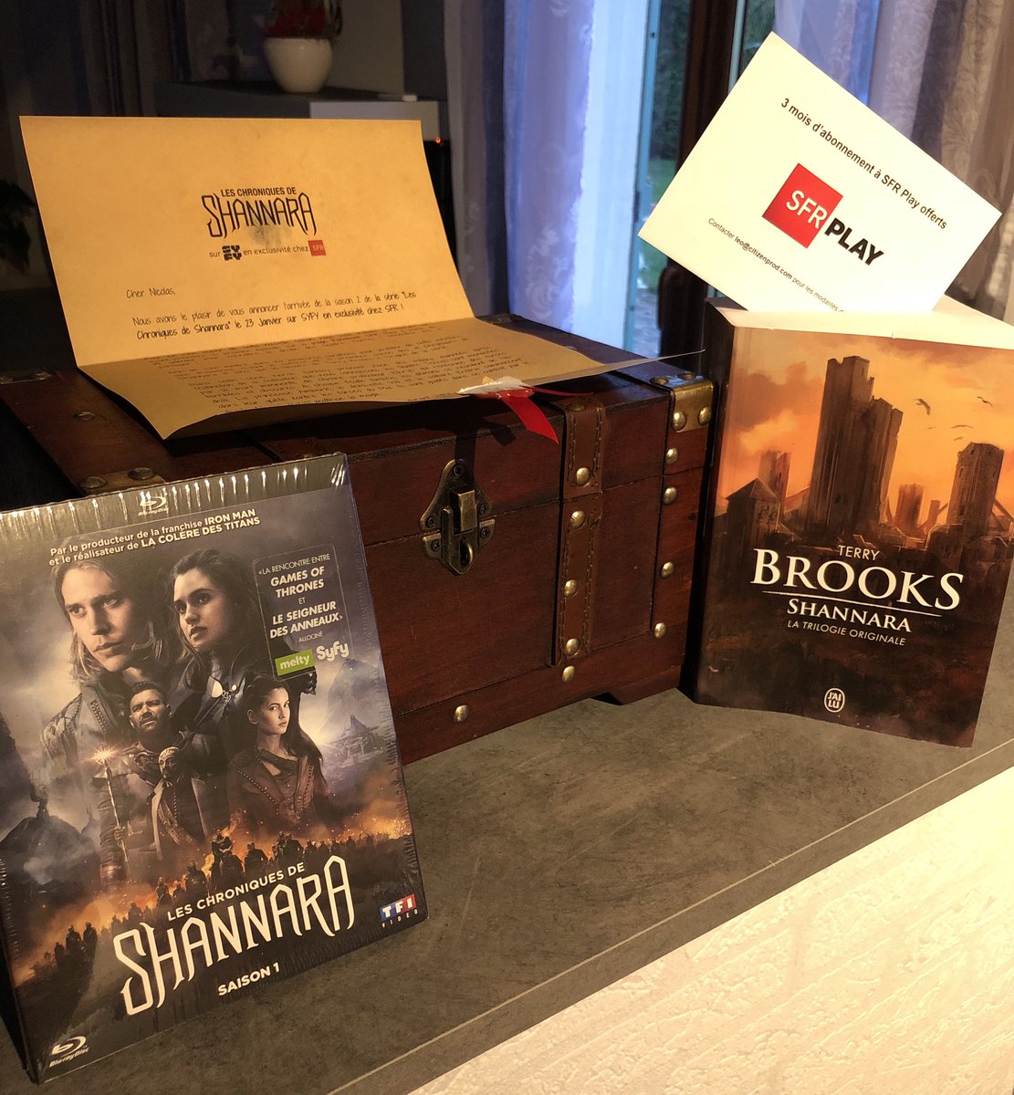 NicolasRioult's tweet photo. Un grand merci à @SFR_Play pour le buzzkit sur la saison 1 Des Chroniques de #Shannara &amp; pour celles &amp; ceux qui ont vues la première saison voilà le lien de l’épisode 1 de la saison 2 https://t.co/OBAUzPIttY https://t.co/0TY23D3vaB