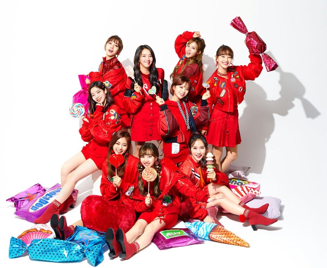 Teammisamo リダ 瀬戸 衣装は３つ 赤いのcandypop仕様とアンコール 赤の衣装が結構良かった みんなショートブーツだったけど ダヒョンだけ赤井スニーカー 靴下の後ろにポンポン付けて他のメンバーと同じ感じにしてた アンコールはtシャツ