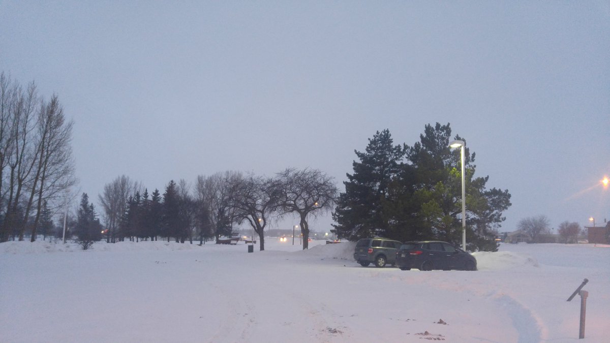 PAtourism's tweet photo. Here's what it looks like outside our window today, but we're not complaining because we're hoping to have some snow stick around for our upcoming @WinterFestPA! Feb.15-25
Get your programs and buttons at our visitor centre; M-F 8:30-4:30pm!! 

#fiddle #comedy #kingtrapper #shows https://t.co/lPRi2rxDHD