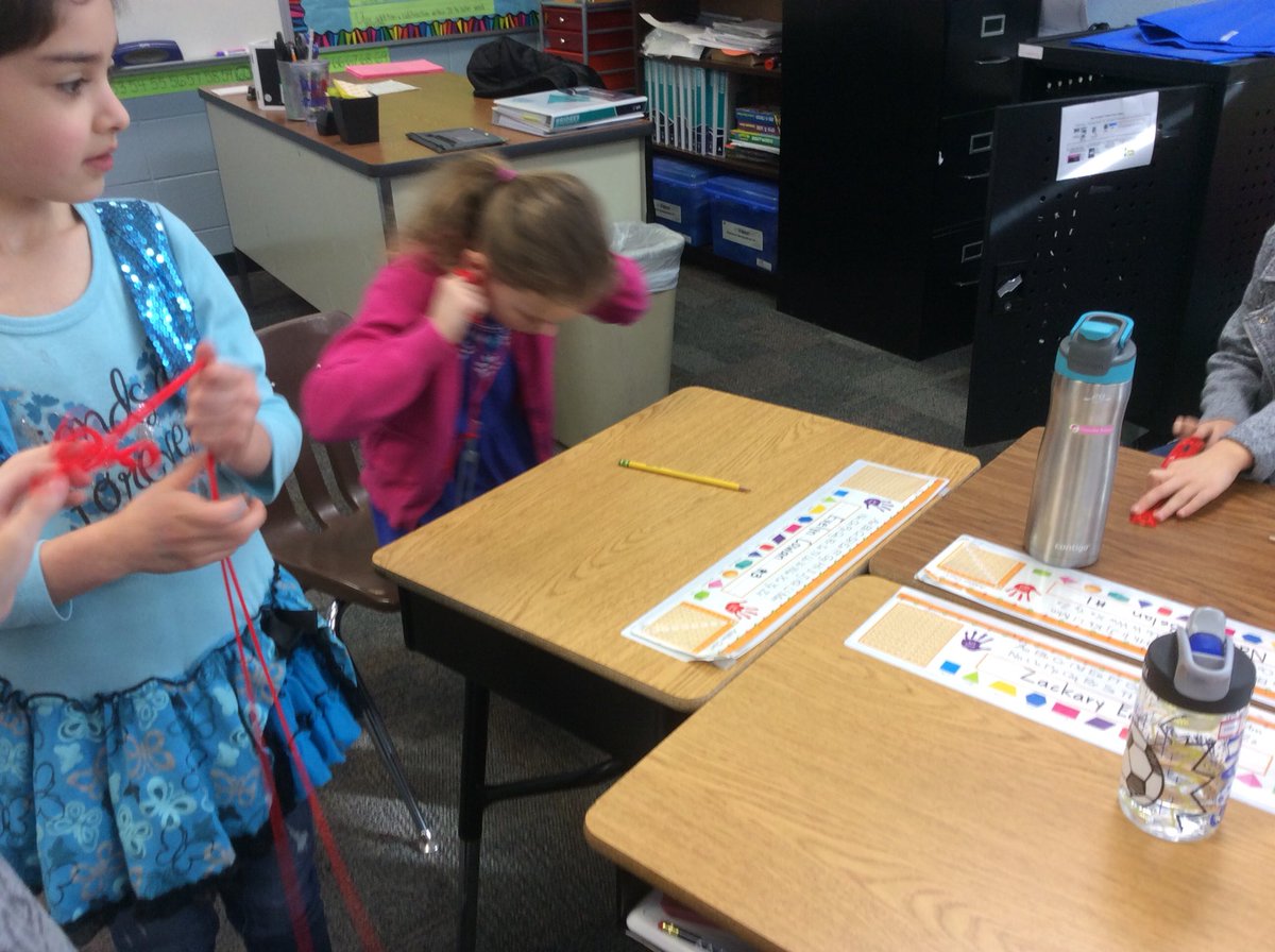 sgomberg15's tweet image. Listening to different frequencies and different vibrations that different objects make! #inspire96 #tciscience