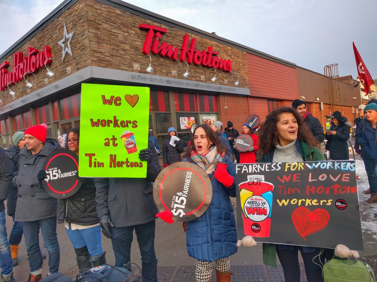 rankandfileca's tweet photo. Over 50 rallies across the country in support of #TimHortons workers. Numbers at the rallies thus far have exceeded expectations! #canlab #15andFairness #onpoli #cdnpoli #IStandWithTimHortonsWorkers https://t.co/mPatRqJRe4