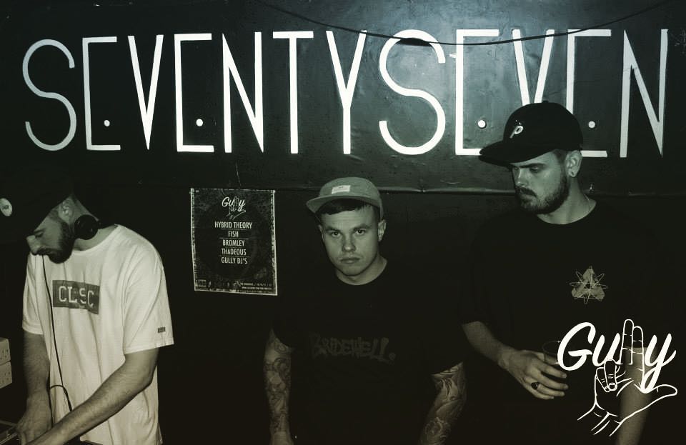 Congratulations to the angry looking donny in the middle for being asked to do a <a href="/fabriclondon/">fabric</a> Fabriclive CD. Legendary business!! 

📸 <a href="/NotionDJ/">NOTION</a> <a href="/HOLYGOOF_UK/">HOLY GOOF</a> &amp; <a href="/droneuk/">Drone</a> Circa 2015

fabriclondon.com/store/fabricli… …