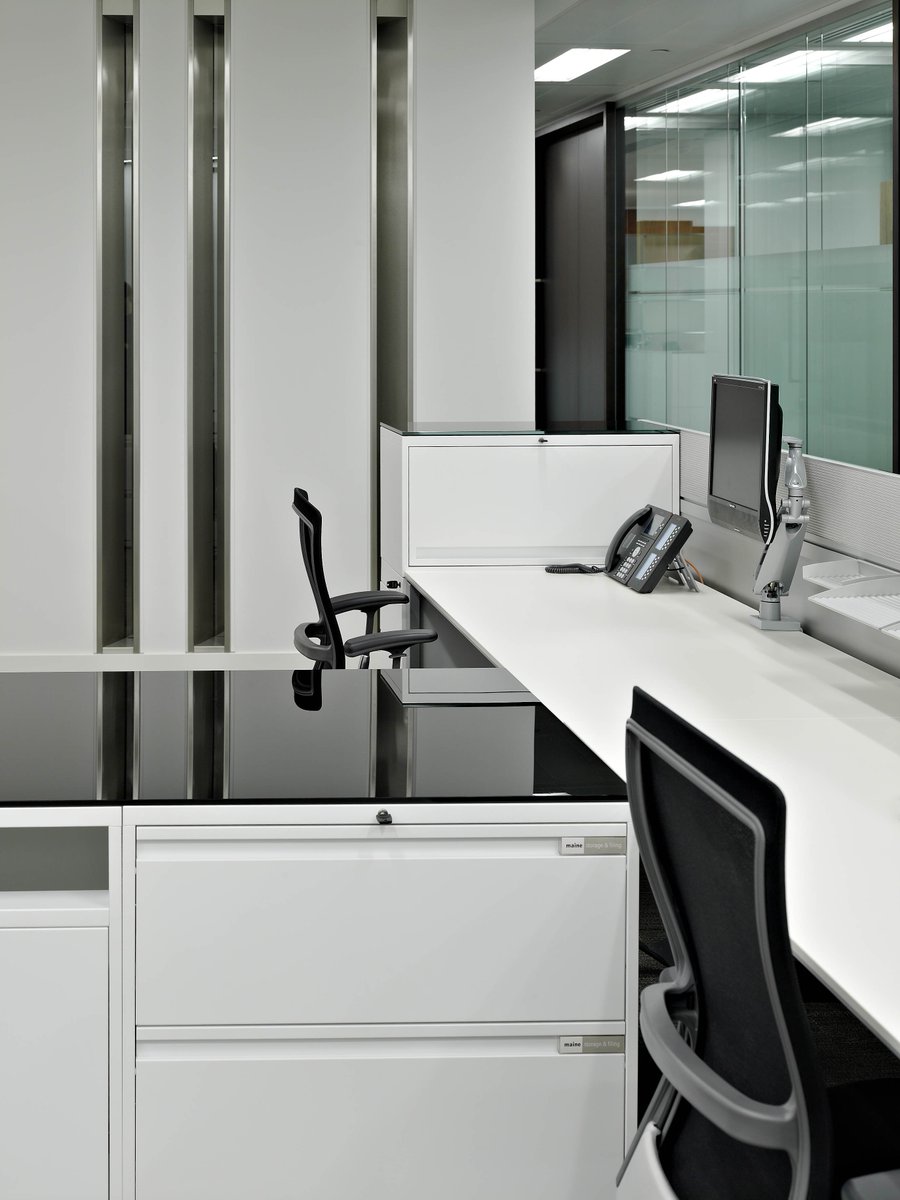 Maine_office's tweet image. Monochrome feel with black glass giving a very sharp look to brilliant white storage units #cleanandcrisp #sharp #cleandesign #productdesign