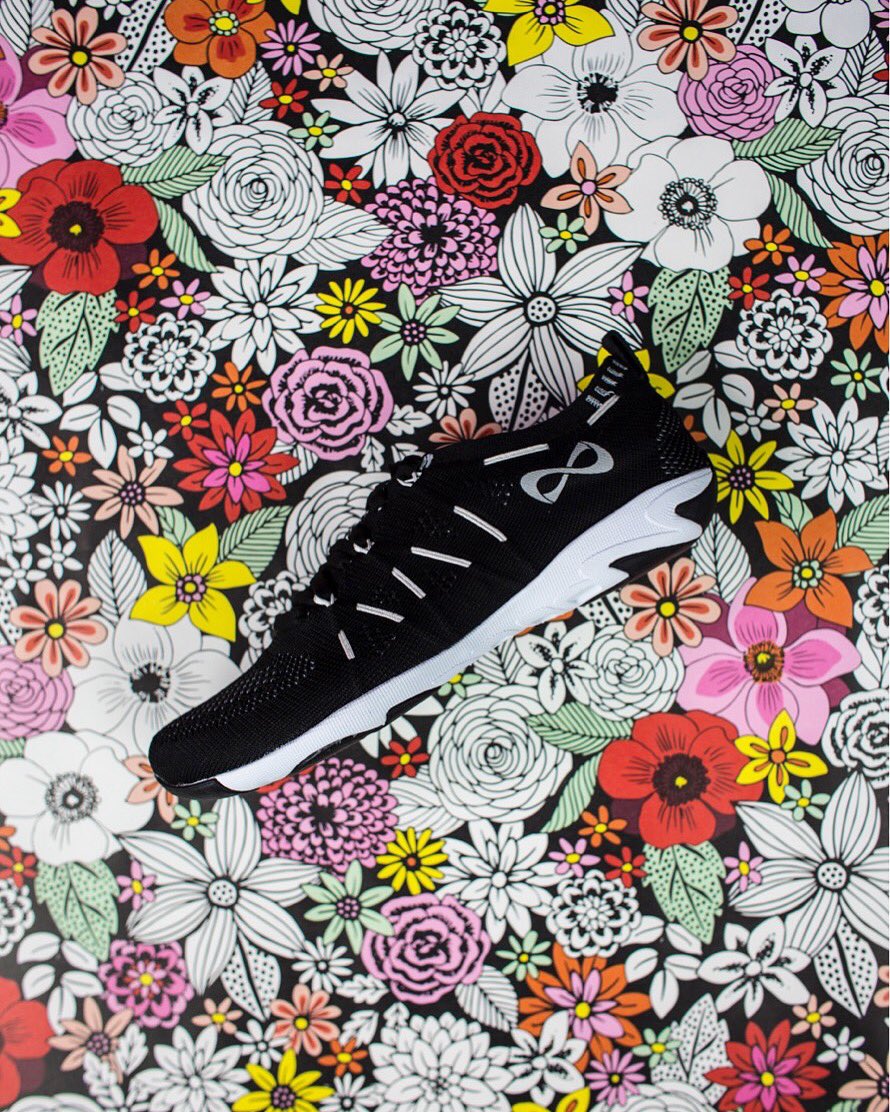 Nfinity's tweet photo. Have a Flowery Flyte Friday🌸🌼🌷#flytefriday https://t.co/ZjPMo3lbB4