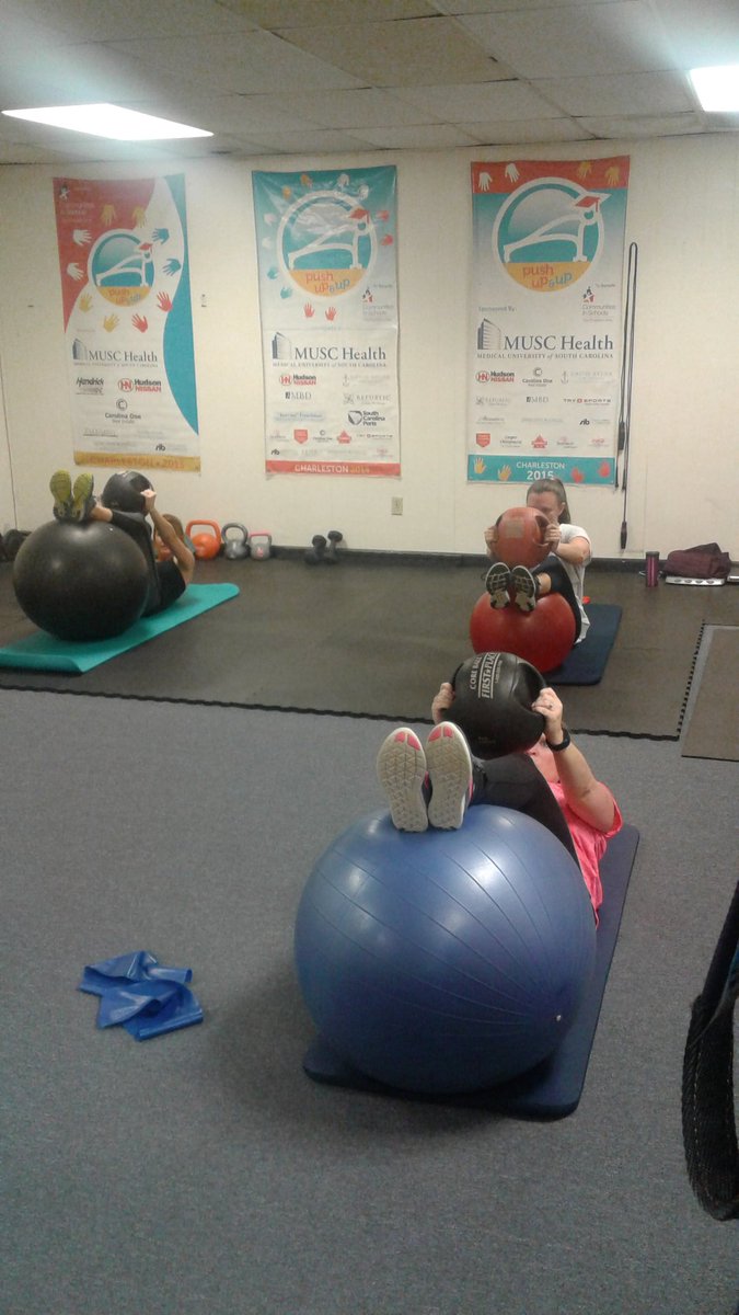 dfit1's tweet image. Some #Abdominal Activity at #DFIT1 #Fitness in #WestAshley #CHS @fitnessmagazine @womenshealthmag #FridayFeeling #TeamFit1 #workout #CHSMIAMI #PersonalTrainer @letsgosc #Fit