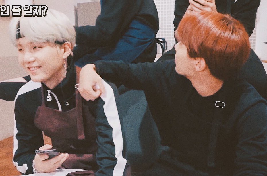 redhoodluv's tweet image. ❤️ ❤️

PIED PIPER 

@BTS_twt #BestFanArmy #BTSARMY #iHearAwards