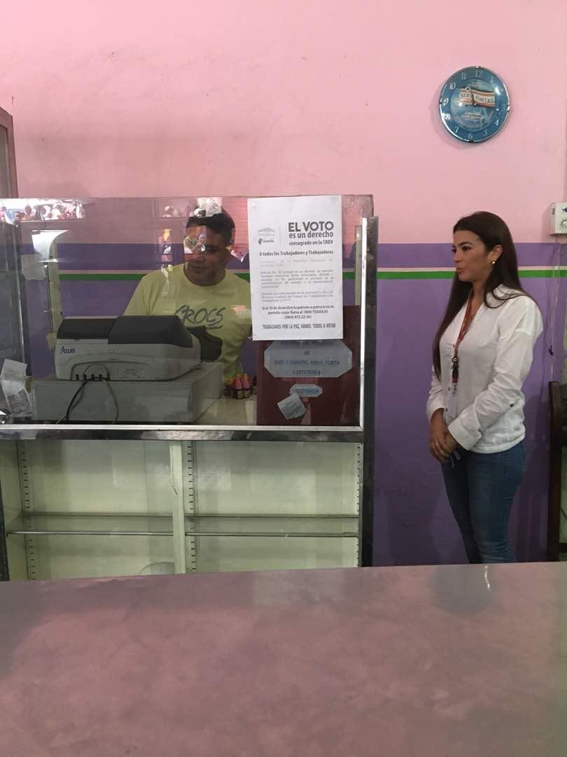 STISan_Juan's tweet photo. Seguimos en la calle verificando la emisión de facturas #SeniatEsPatria #TrabajamosParaTi https://t.co/NGC2Lrhas3