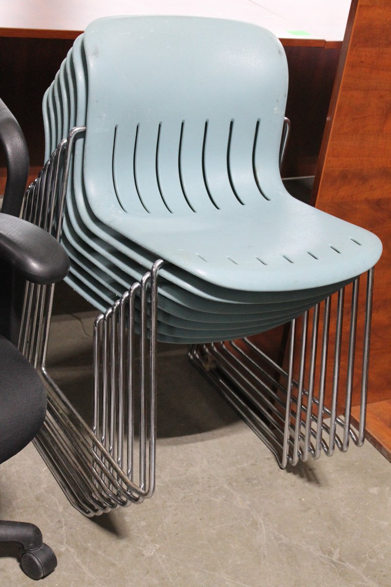 TheSurpExchange's tweet photo. 25% off your entire furniture purchase if you retweet. https://t.co/5x7eSFK5vG