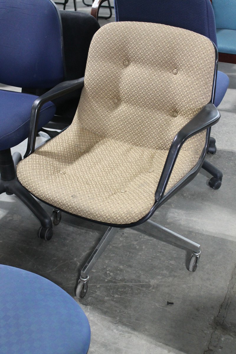 TheSurpExchange's tweet photo. 25% off your entire furniture purchase if you retweet. https://t.co/5x7eSFK5vG