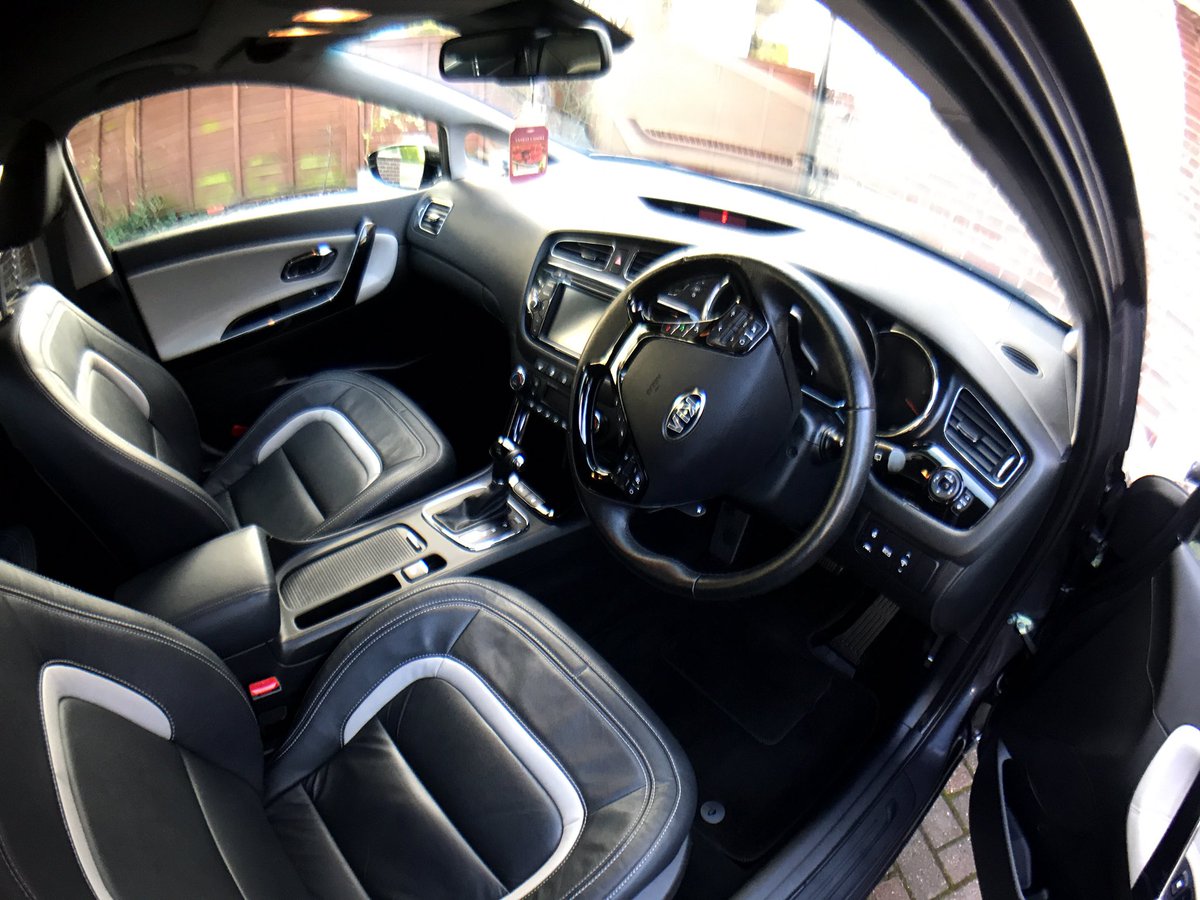 MotorSplash_'s tweet image. Good afternoon everyone! Another regular of ours Kia Ceed in for a deluxe wash #Valeting #Cheltenham #Kia