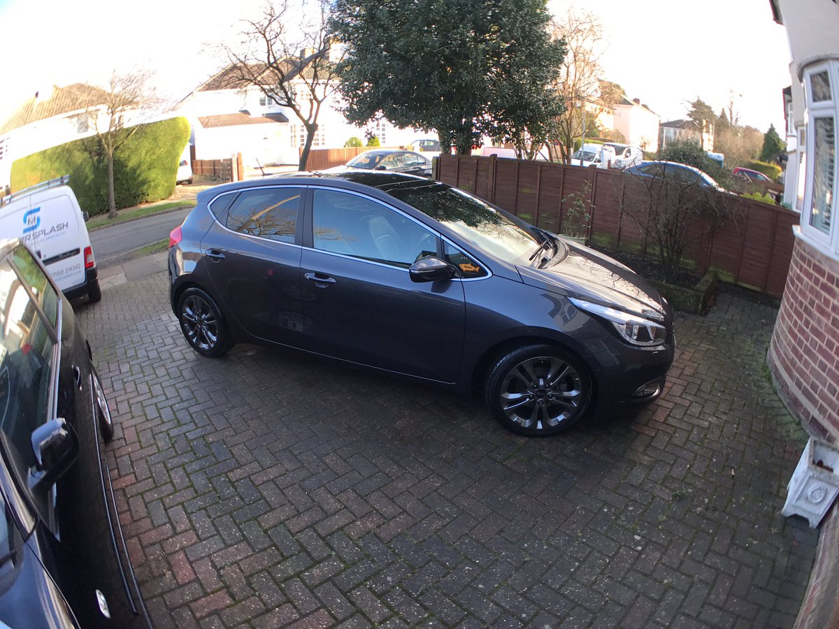 MotorSplash_'s tweet image. Good afternoon everyone! Another regular of ours Kia Ceed in for a deluxe wash #Valeting #Cheltenham #Kia