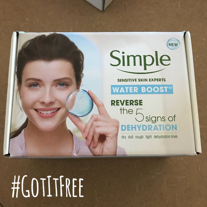 makeup____queen's tweet photo. Got my first complimentary Vox Box from Influenster. Who doesn’t love free products?! #influenster #simplewaterboost #simple #waterboost #sensitiveskinexperts https://t.co/n3G3BZZWXH