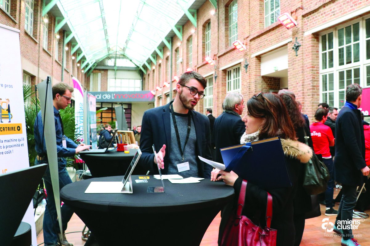 Market Place de startups pour l'inauguration du #quaidelinnovation Merci à tous de votre dynamisme 😀