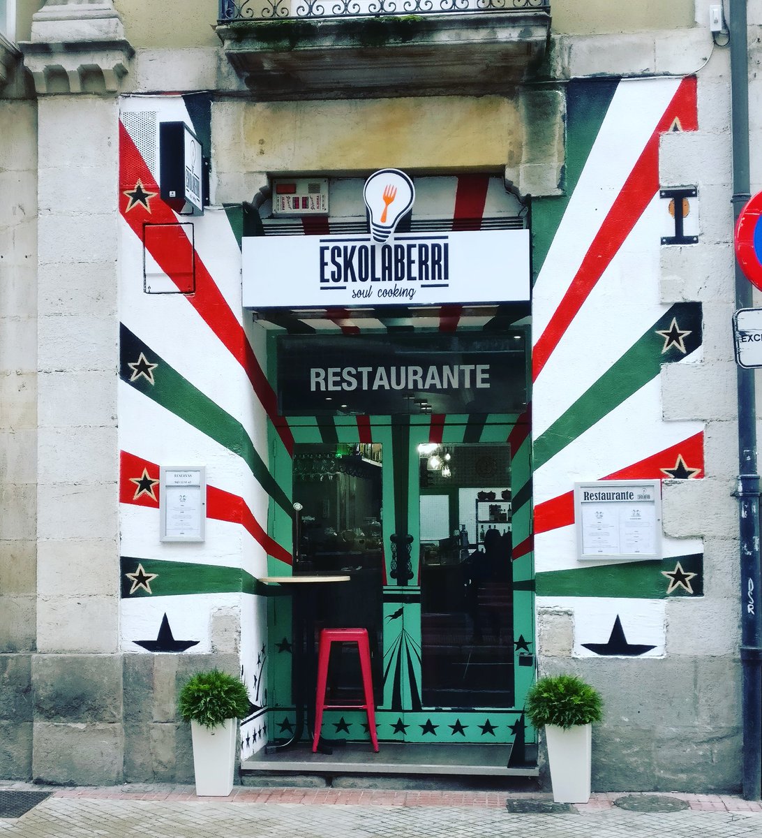Iralekue's tweet photo. #Recomendaciones #Eskolaberri Lo he descubierto hoy. Buen menú del día, trato agradable...
Al lado de la Calle Dato, en Manuel Iradier #VitoriaGasteiz #Gasteiz #SoulCooking #sukaldaritza @Sereguia A rey muerto... https://t.co/BDvd94smQJ