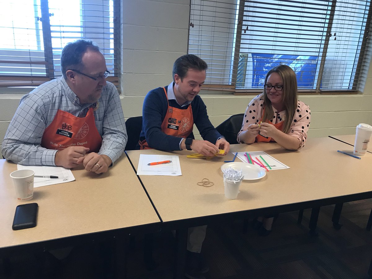 Team building ice breaker EGGsercise with the DS Premier group 🥚💥