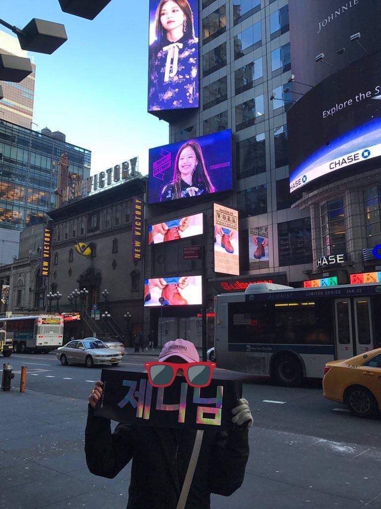 BigSignMessage's tweet photo. #HappyBirthday Jennie of #BLACKPINK from #1 fan!! #iDisplay #TimesSquare #NewYorkCity #DOOH #BigSignMessage https://t.co/XAjs9lOO7Y