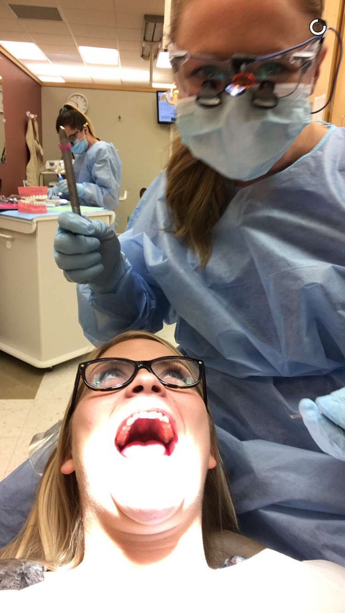 EBiloki's tweet photo. ISO patients that need their teeth cleaned!! Our schedule is super empty this semester so anything helps! I have clinic Monday’s at 1:00 and tuesdays and Wednesday’s at 9:00am and 1:00!! Message me if you’re interested 🙃😁 also for students it’s only $25!! https://t.co/M1AEyYMCcq
