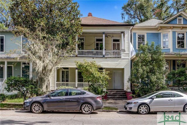 DMopperRealtor's tweet image. 1914 Barnard Street is a traditional style quadplex with two 1 bedroom, 1 bath units; one 2 bedroom, 1 bath unit; and one 3 bedroom, 2 bath unit. Each unit has C/HVAC, range, refrigerator, dishwasher, washer and dryer. Offered at $520,000. 
buff.ly/2mxOr5q