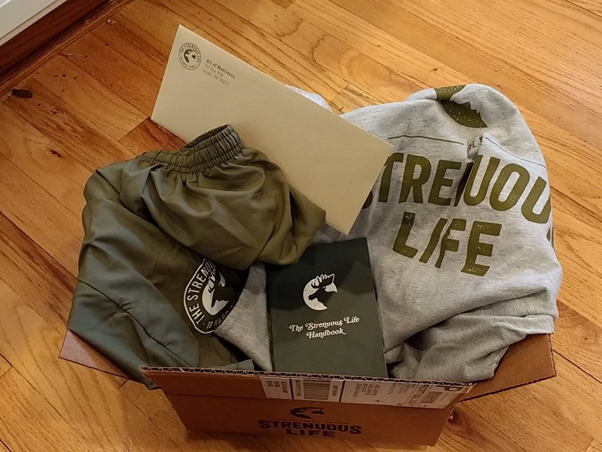 WingsnPrayers's tweet photo. I think it's going to be a good weekend! @strenuouslifeco @artofmanliness https://t.co/zuuNjmGux5