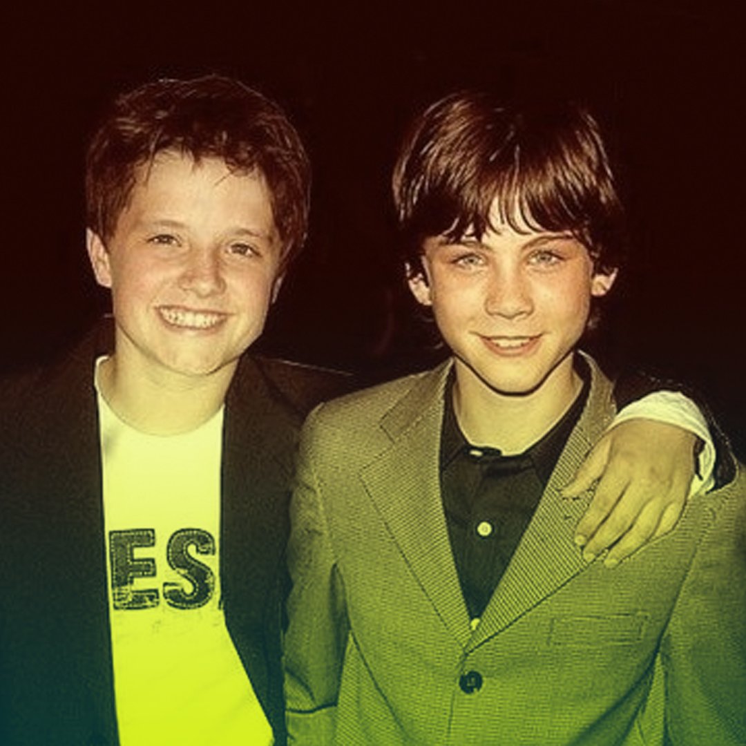 getFANDOM's tweet photo. #FlashbackFriday to @jhutch1992 and @LoganLerman before they stole our hearts as Peeta Mellark and Percy Jackson. 👶👶 #FBF #HappyBirthdayLoganLerman https://t.co/IpcSdKbt3G