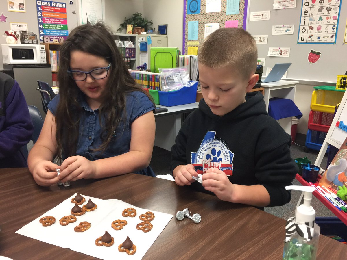 ccowell82's tweet photo. We made Festive Pretzel Buttons during Genius Hour! @Longbranch_Elem #MISDProud #LBE20 https://t.co/hisBVbhHSm