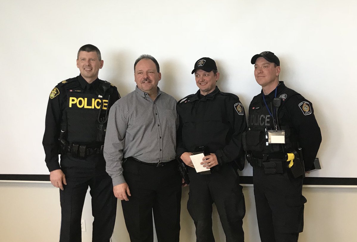 HRPSCMV's tweet photo. Thanks to #TransPro Freight Systems for including @HaltonPolice @OPP_HSD @HRPSCMV in their Driver Award Meeting today in #Milton. Great talking with a group of Safety Oriented Drivers about #CMVSafety Congrats Mikhail, Srdjan and Vyacheslav on your awards Great Work ! ^pm https://t.co/xOEyRs3919