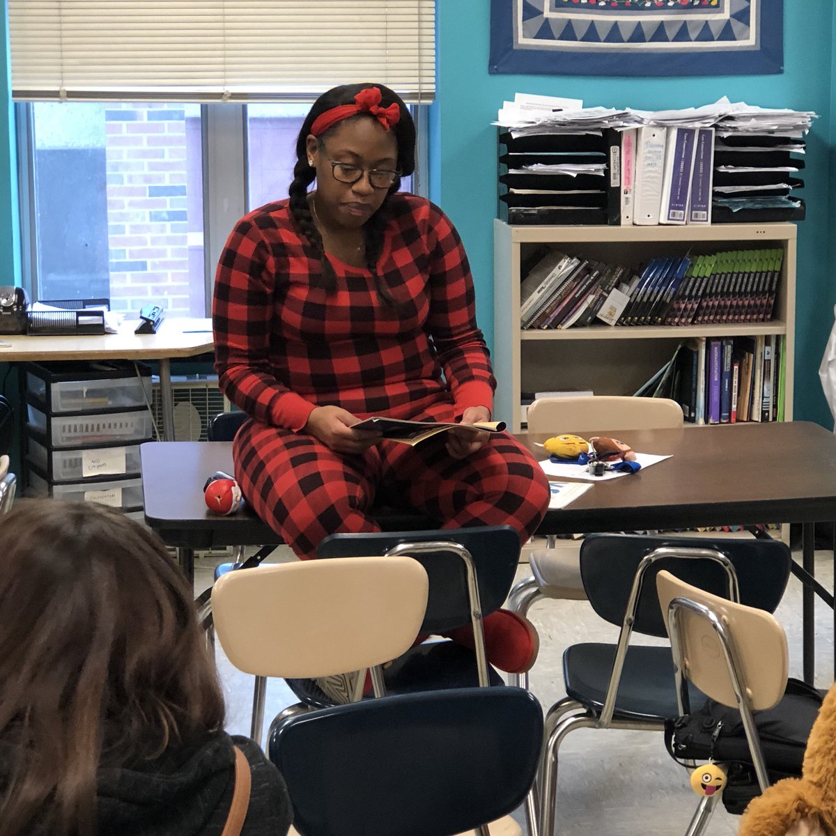 MrsThunderjk's tweet photo. Fun day celebrating reading and being together in a reading community.  #SennettShines https://t.co/Ld8J2Ky5iy