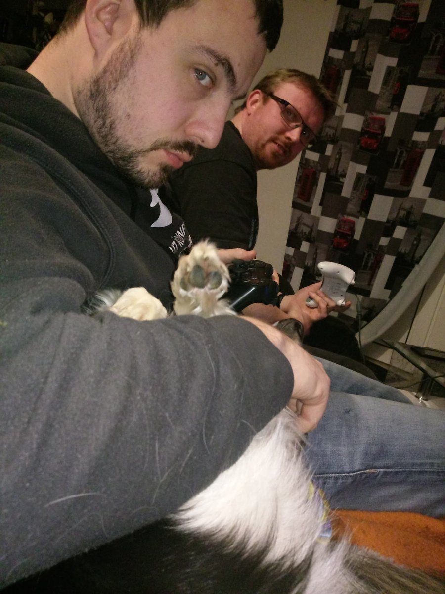 Dunkelskorpion's tweet photo. #Zockerabend #Skeptischgucken
@DPlautzi @mbergmann0912 https://t.co/YmS2OqwDu9