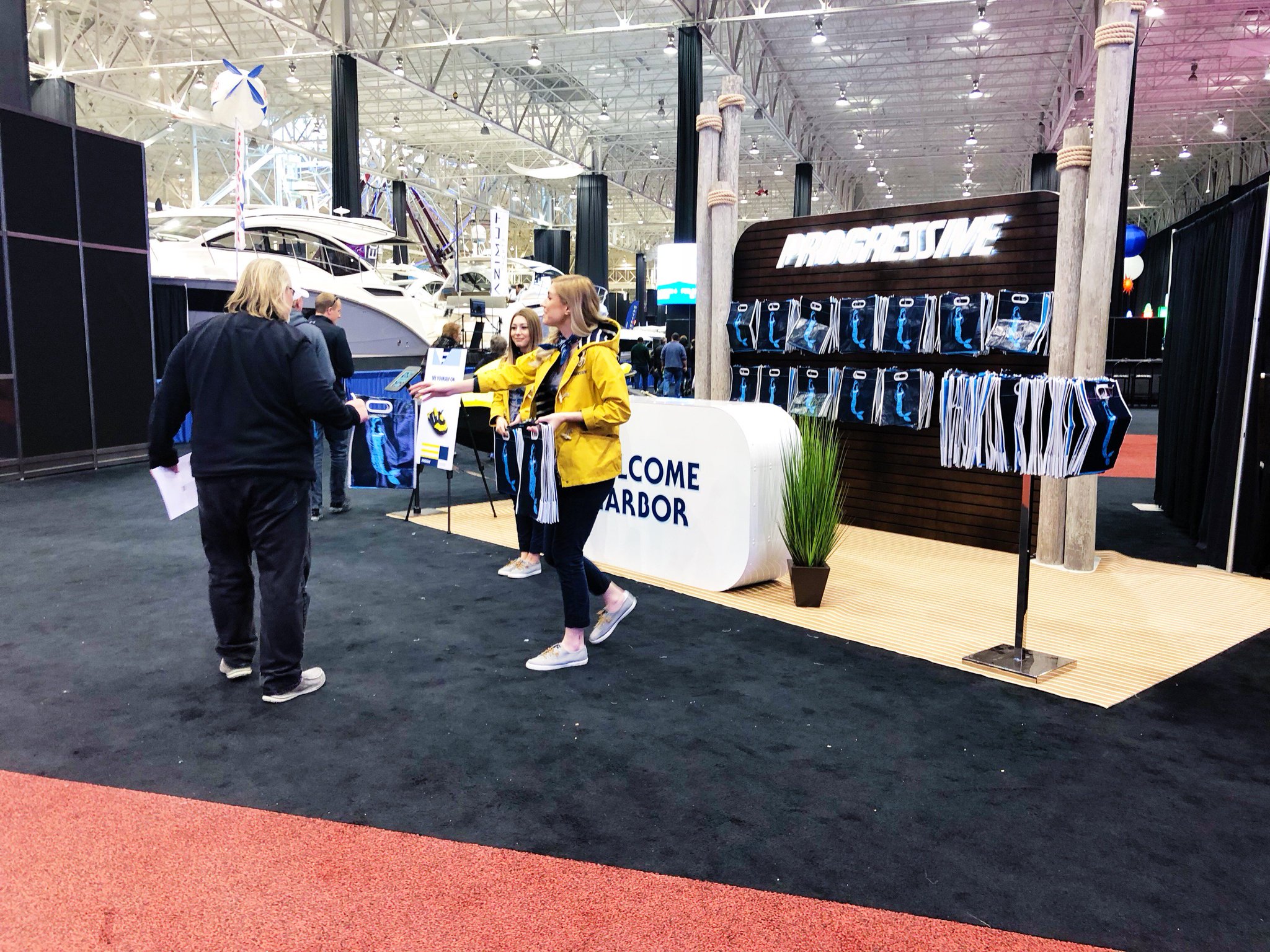 Progressive on Twitter "We’re hanging out at the MidAmerica Boat Show