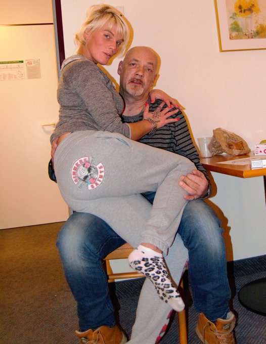 Schweinereien mit Egon Kowalski. #Versaut 😏 https://t.co/9yYxausN3X<a href="/tag/versaut"class="tags">#Versaut</a>