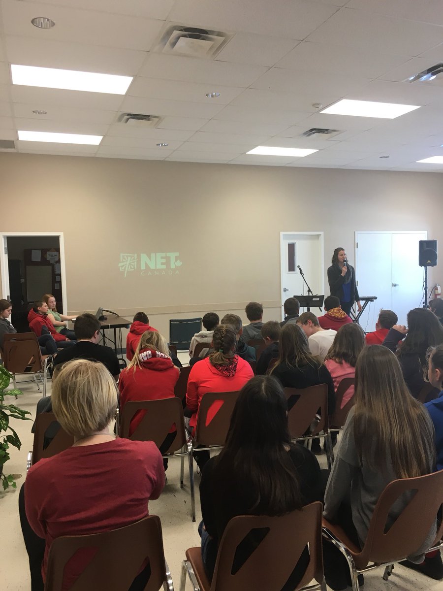 MrDaSilva11's tweet photo. The Grade 7/8s @StJohnFisherCS had a great time today with @netcanada on their retreat talking about their faith, Confirmation, and how/where we see God in our everyday lives! #sccdsb https://t.co/5lZ2lBweJD