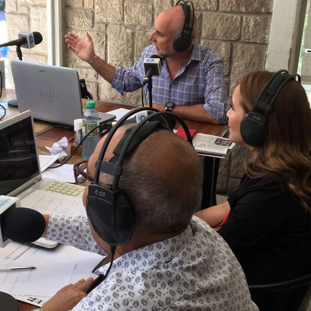 juliobanuelosok's tweet photo. Junto a #MarioPereyra conversando sobre el #Veranón en #Córdoba excelente 1ra quincena en nuestras sierras. Muchas gracias @Cadena3Com transmitiendo en vivo en @MinaClaveroOfc https://t.co/2mI3On0MlJ