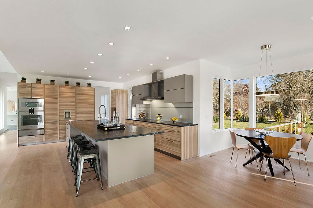 carolinewolf1's tweet photo. If you're looking to update your kitchen, then check out the 8 kitchen design trends that are taking over this year! https://t.co/9yRdONPsLH https://t.co/11z11dVlvC