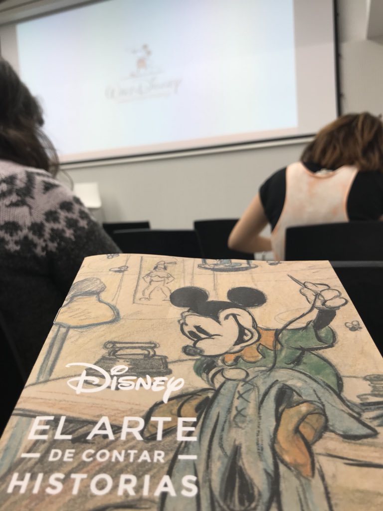 CamilleNeis's tweet photo. 📍conferencia “Disney. El arte de contar historias” con @lorelaybove @CaixaForum 
#caixaforumsevilla #sevillahoy #culturasev https://t.co/fWAyJDYSWW