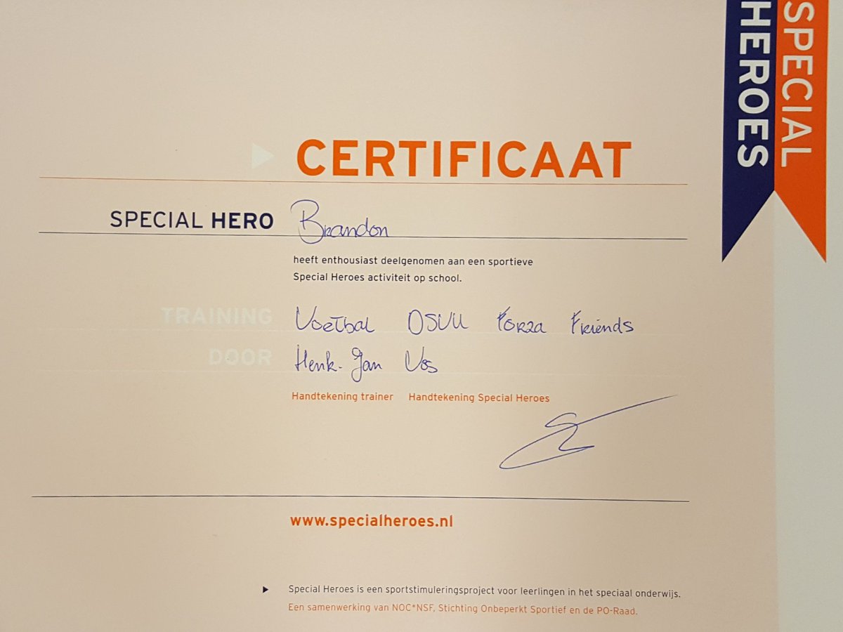 forzafriends's tweet photo. Vandaag de laatste sessie van onze #voetbalclinic op @STIPvso in #Utrecht i.s.m. @specialheroes! ⚽️ De jongens en meiden hebben hard gewerkt 👌Maar bovenal genoten, mooi om te zien! #gvoetbal #forzafriendsdvsu #forzafriends #plezierstaatvoorop #sportheroes https://t.co/1YuuIYl7QM