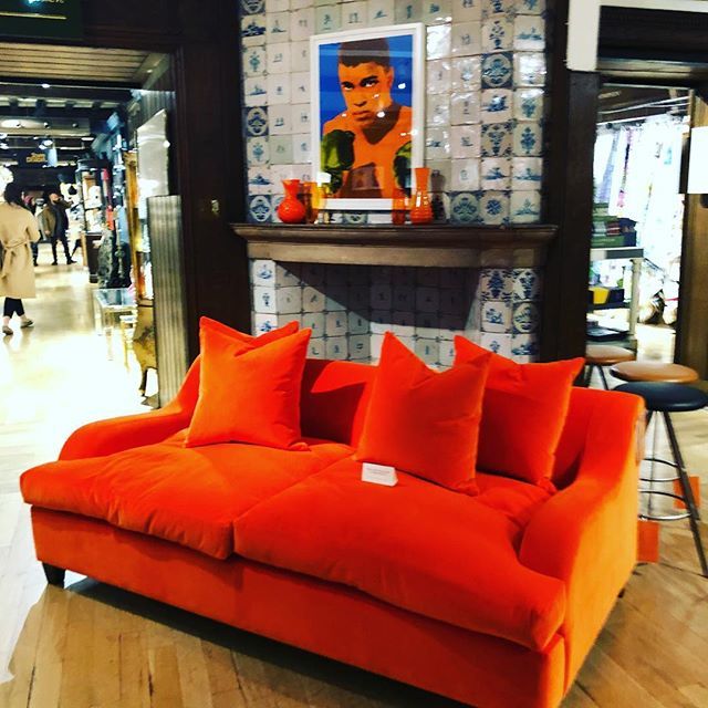 greenandmustard's tweet image. A punch of orange anyone? @libertylondon #velvetsofa #sofa #orangesofa #ss18 #ss18interiors #ss18🌻🌸🌼🌹💝 #interiordesign #interiors #interiorstyle #interiorstyling #interiorinspo #homedecor #homestyle #homedesign #homestyling #interiorsblogger #int… ift.tt/2FUsg1h