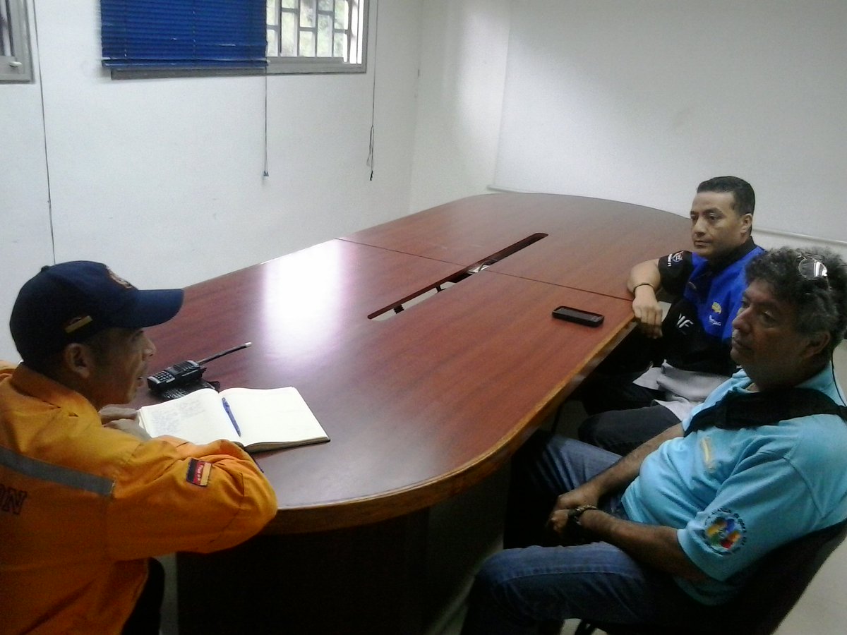 PCADMiranda's tweet image. Reunión efectuada en la sala de reuniones del CESPRAD con Coordinadores de la Asociación Civil Venezuela 4x4, agrupación que apoya en los traslados a los Salvavidas de Miranda del eje Higuerote en las temporadas de Carnaval y Semana Santa.