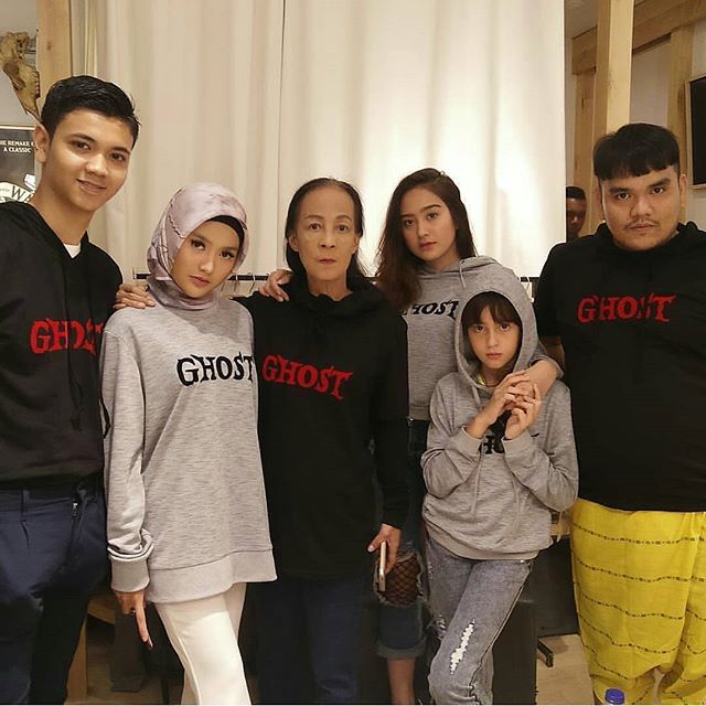 ghost_amovie's tweet photo. ANGAN NONTON SENDIRIAN 👻👻 Ghost Movie | Findo Purwono | 25 January 2018 | Golwind Entertainment . Scream Film
Cast : 
Salshabilla Adriani , Steffi Zamora , Gabriella Quinlyn , Devin Putra , Rheina Ipeh , Ingrid Widjanarko , Juy Wow , Dini Cho. https://t.co/qtXxXZgjCB
