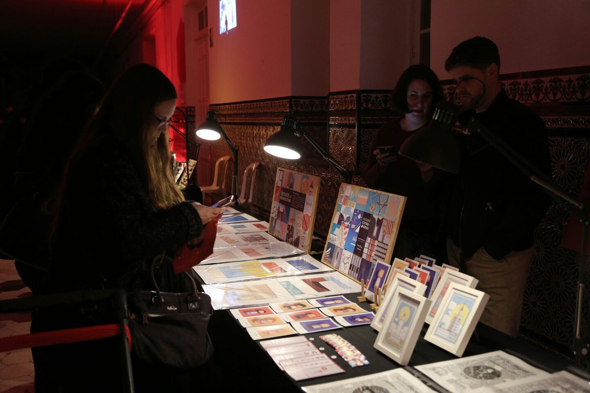 latermicamalaga's tweet photo. Libros, fanzines, fotografía, decoración, vinilos y más en los stands del #Rastro de hoy en el #RedFriday #LT5años https://t.co/1qrNMhK3vp
