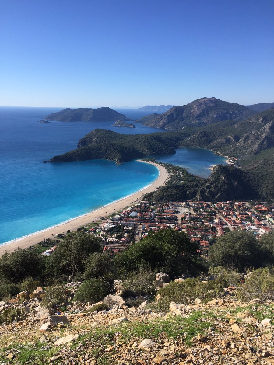 Seninle şu manzaraya karşı oturup kavga edebilirdik sjsjsjs