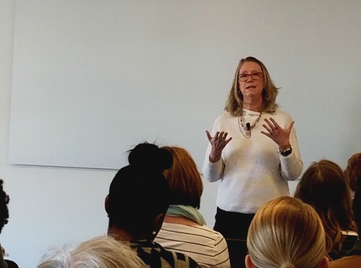PsychFoundation's tweet photo. @APAPsychiatric President @AEverettMD speaks to staff in APA's new building in DC, discussing her career, her Physician's Wellbeing Initiative (visit https://t.co/n35dL1XF7y for more info) and sharing her passions and inspirations. Thank you Dr. Everett! https://t.co/0dVap0AKnh