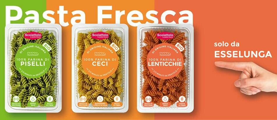ScoiattoloPasta's tweet photo. Pasta fresca 100% Farina di #legumi 🍝Nelle varianti #ceci,#piselli o #lenticchie. Prodotto #Biologico, #vegano, ricco di #proteine e fibre, con ottima tenuta in cottura. Spaziale🚀 Da #Esselunga! https://t.co/WjG4J8CXRd
