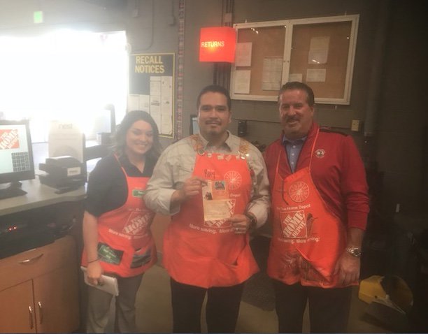 Great job to Ray Rosales in D94 and Mike Seppo in D23 from store 1528.  Ray has done a phenomenal job driving the online business and Mike for being 1528's top D23 specialist.  Congrats to you both!