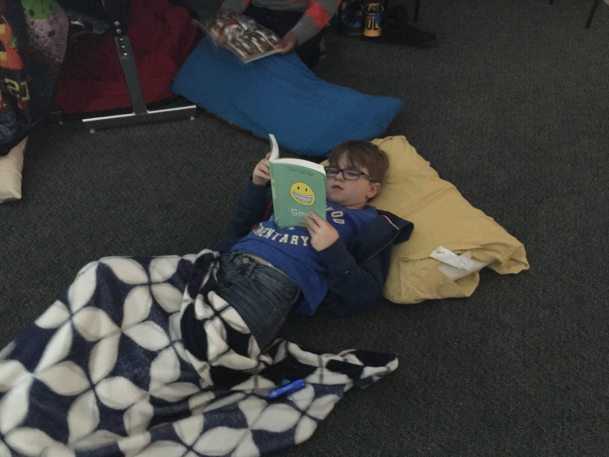 Reading Campout 2018 <a href="/HumbleISD_SWE/">Summerwood Elementary</a> 🏕 #readingandsmores #thirdgradereaders