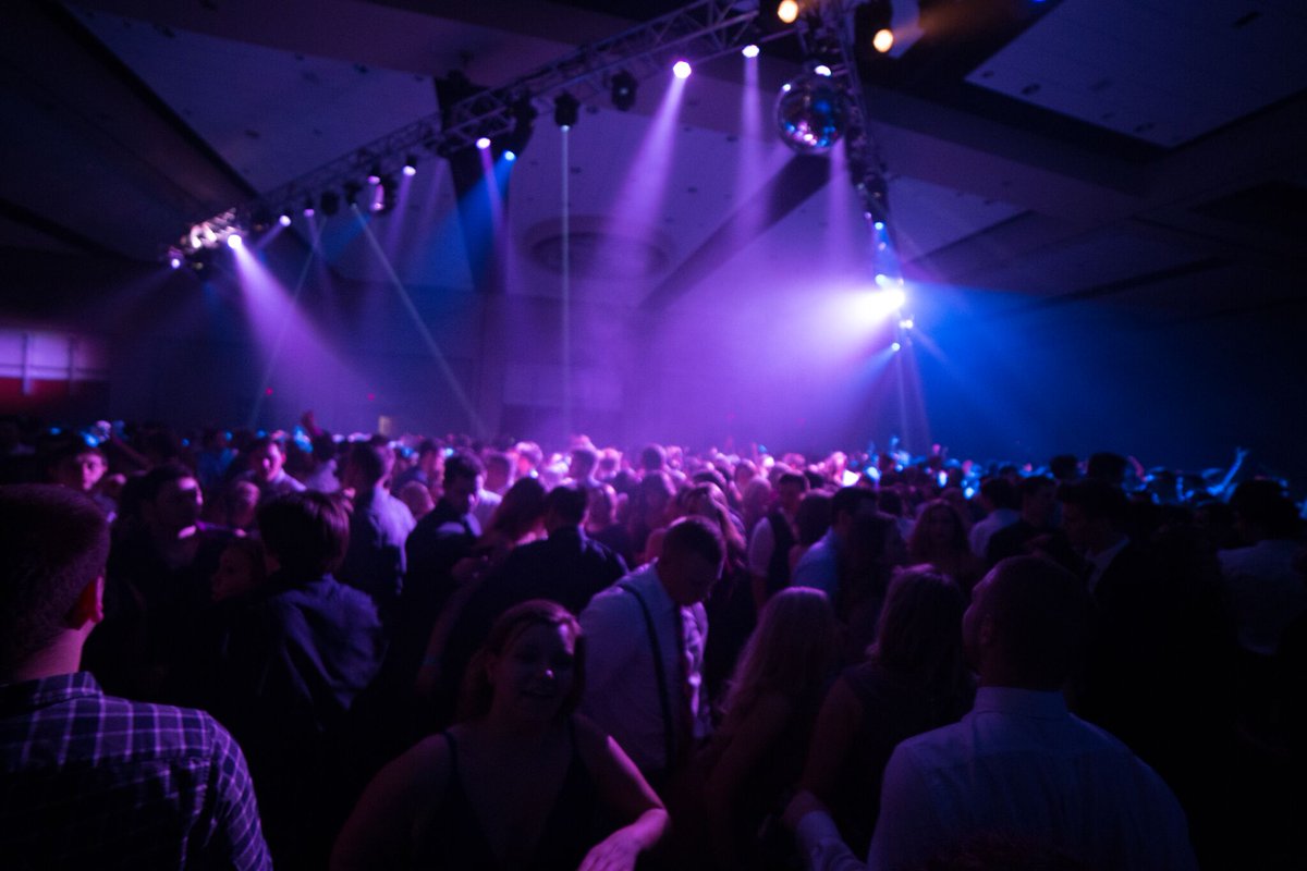 GVSUStudentLife's tweet photo. GIVEAWAY: Presidents' Ball is right around the corner! To enter yourself for a chance to win two FREE Pres Ball dance tickets, follow us on twitter and retweet this tweet! #GVPresBall https://t.co/MhbqRBLsJe